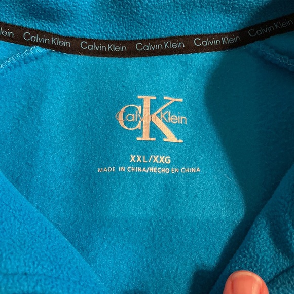 Barely worn Calvin Klein fleece zip up. - Picture 2 of 3
